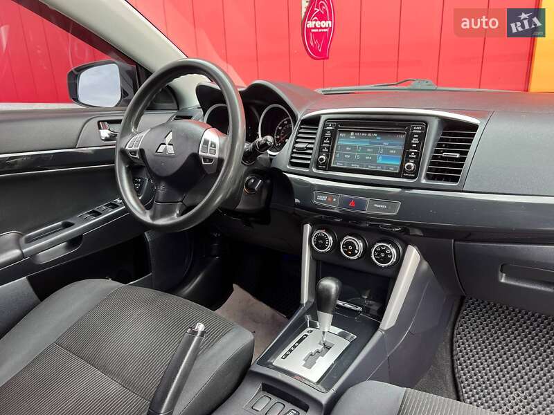 Седан Mitsubishi Lancer 2016 в Киеве