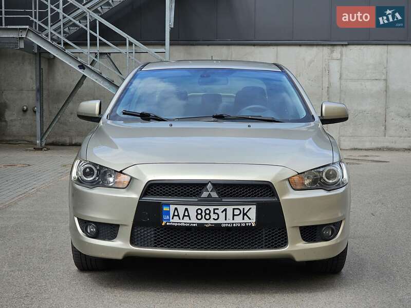 Седан Mitsubishi Lancer 2011 в Києві