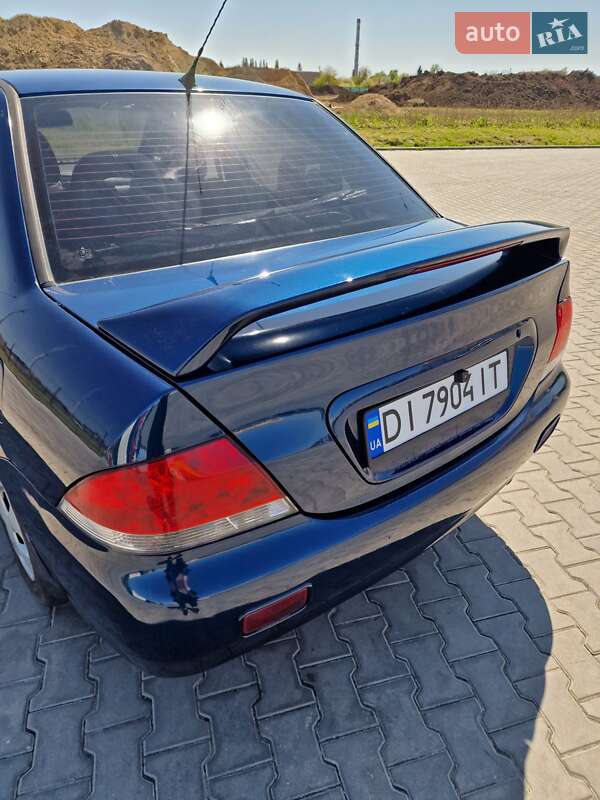 Седан Mitsubishi Lancer 2004 в Луцке