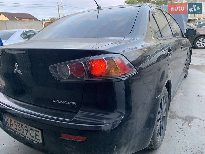 Седан Mitsubishi Lancer 2015 в 