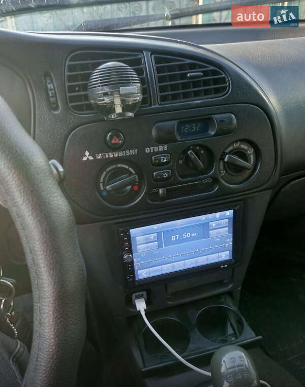 Седан Mitsubishi Lancer 1998 в Первомайске