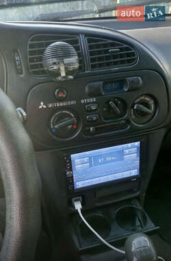 Седан Mitsubishi Lancer 1998 в 