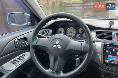 Седан Mitsubishi Lancer 2004 в 