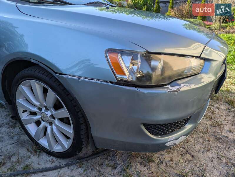 Седан Mitsubishi Lancer 2009 в Києві