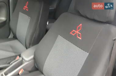Седан Mitsubishi Lancer 1996 в Умані