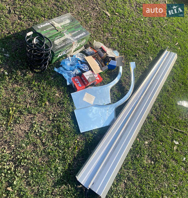 Седан Mitsubishi Lancer 1998 в Первомайске