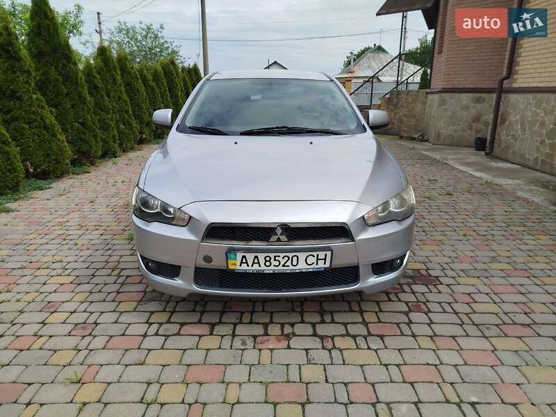 Хэтчбек Mitsubishi Lancer 2009 в Броварах