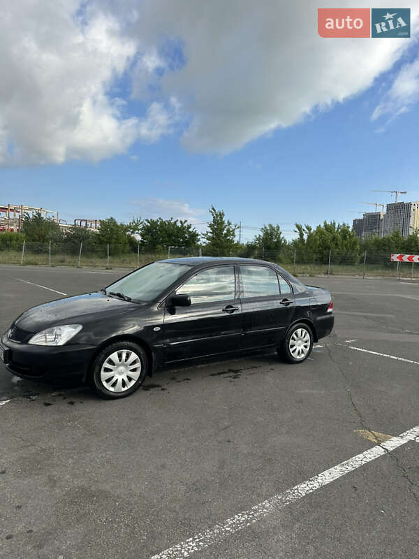 Седан Mitsubishi Lancer 2007 в Киеве