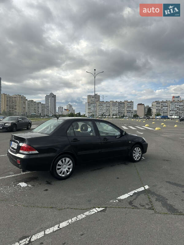Седан Mitsubishi Lancer 2007 в Киеве