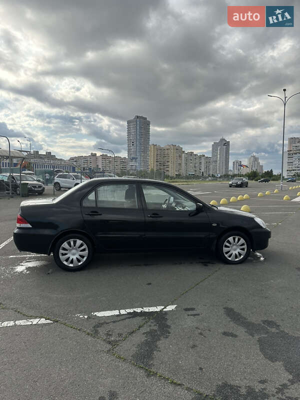 Седан Mitsubishi Lancer 2007 в Киеве