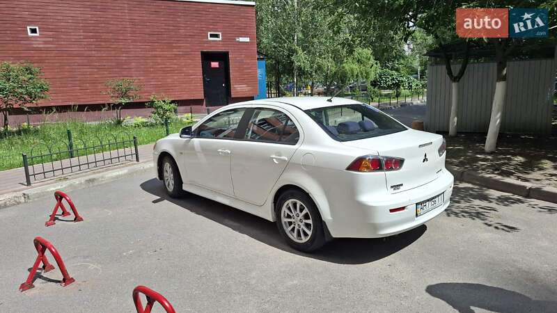 Седан Mitsubishi Lancer 2013 в Киеве
