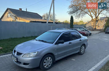Седан Mitsubishi Lancer 2004 в Чернівцях
