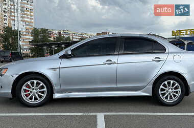 Седан Mitsubishi Lancer 2011 в 