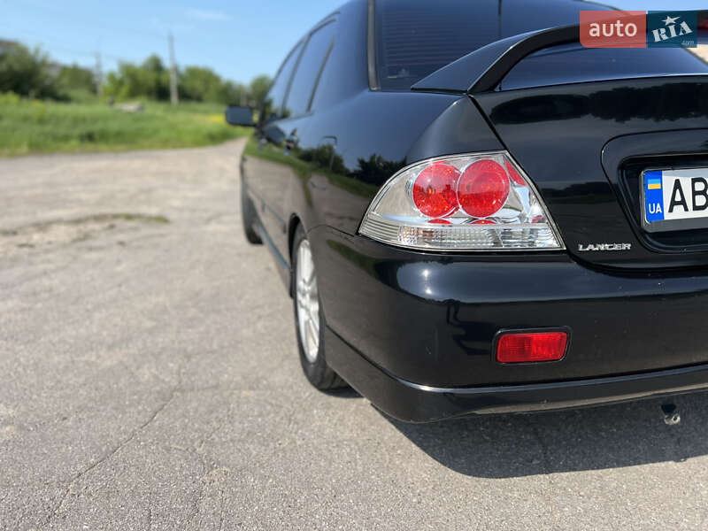 Седан Mitsubishi Lancer 2006 в Виннице