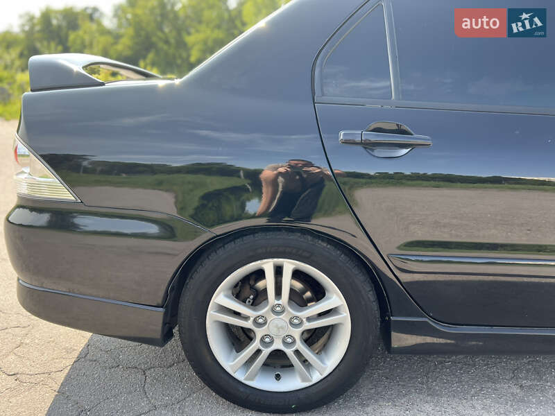 Седан Mitsubishi Lancer 2006 в Виннице