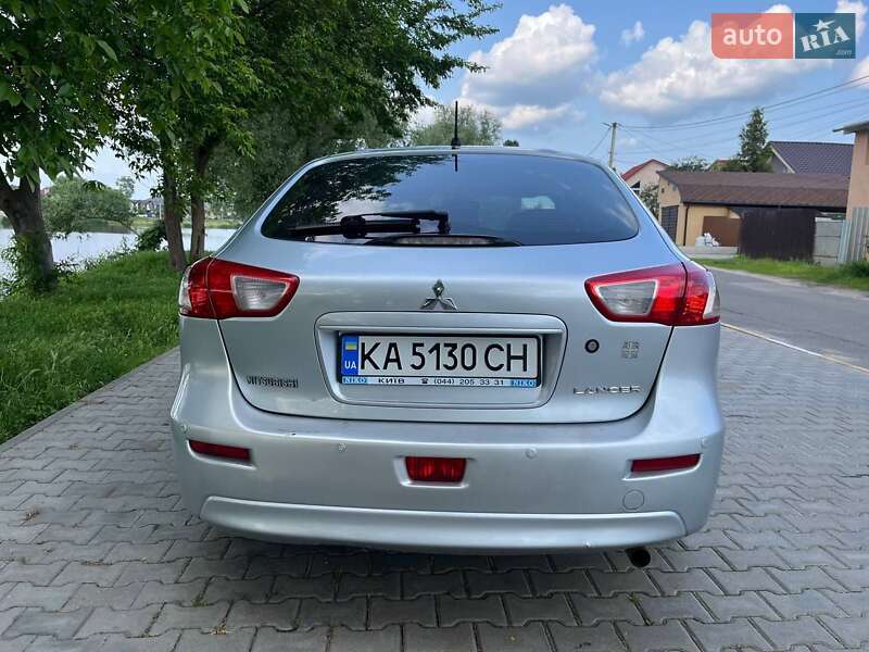 Хэтчбек Mitsubishi Lancer 2009 в Киеве