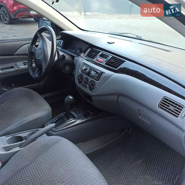 Седан Mitsubishi Lancer 2002 в Ивано-Франковске
