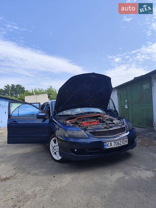 Седан Mitsubishi Lancer 2006 в Киеве