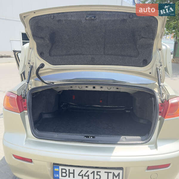Седан Mitsubishi Lancer 2008 в Одессе