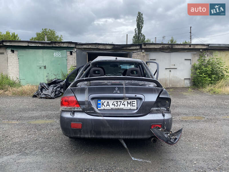 Mitsubishi Lancer 2005