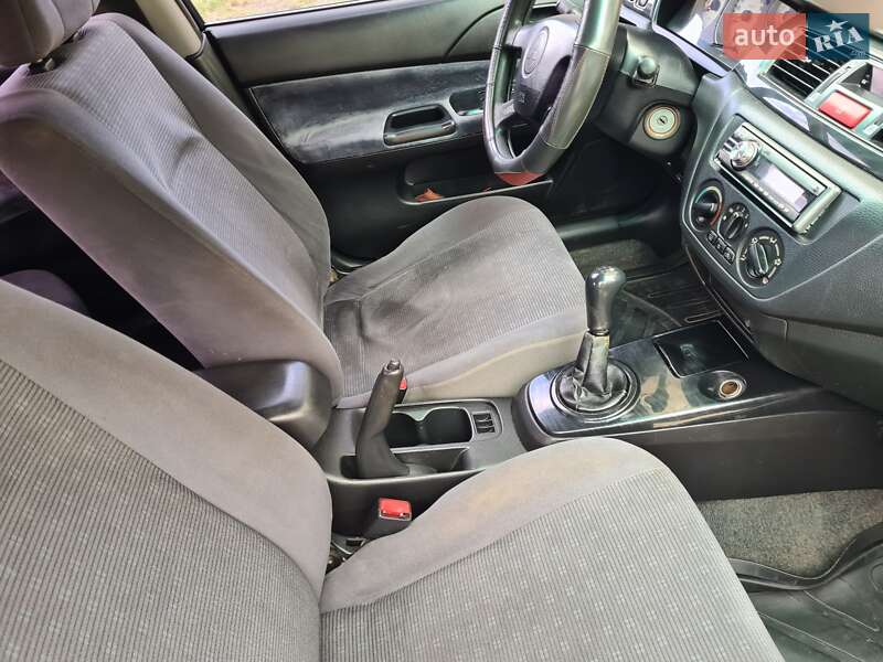 Седан Mitsubishi Lancer 2005 в Мукачево