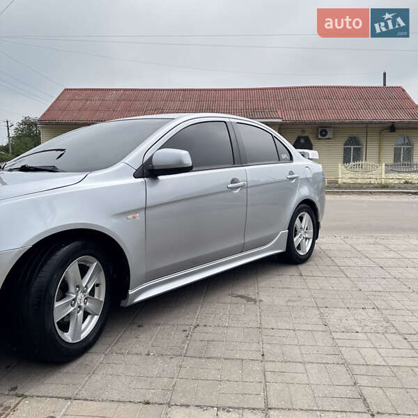 Седан Mitsubishi Lancer 2010 в Кобеляках