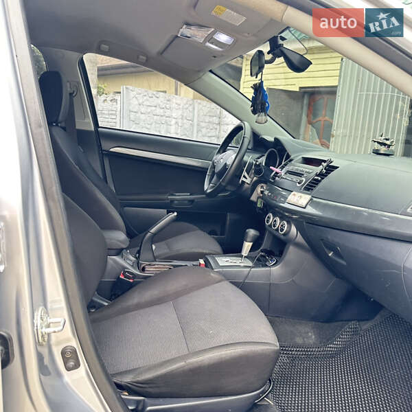 Седан Mitsubishi Lancer 2010 в Кобеляках