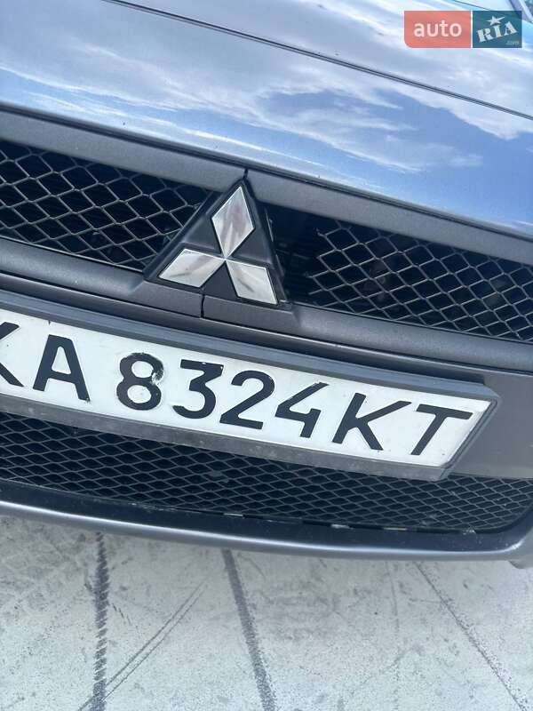 Седан Mitsubishi Lancer 2011 в Києві