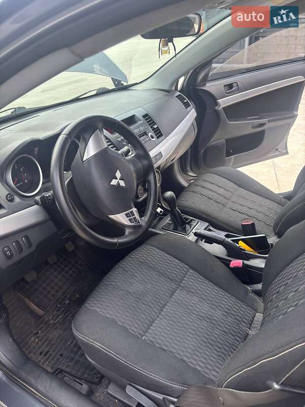 Седан Mitsubishi Lancer 2011 в Києві