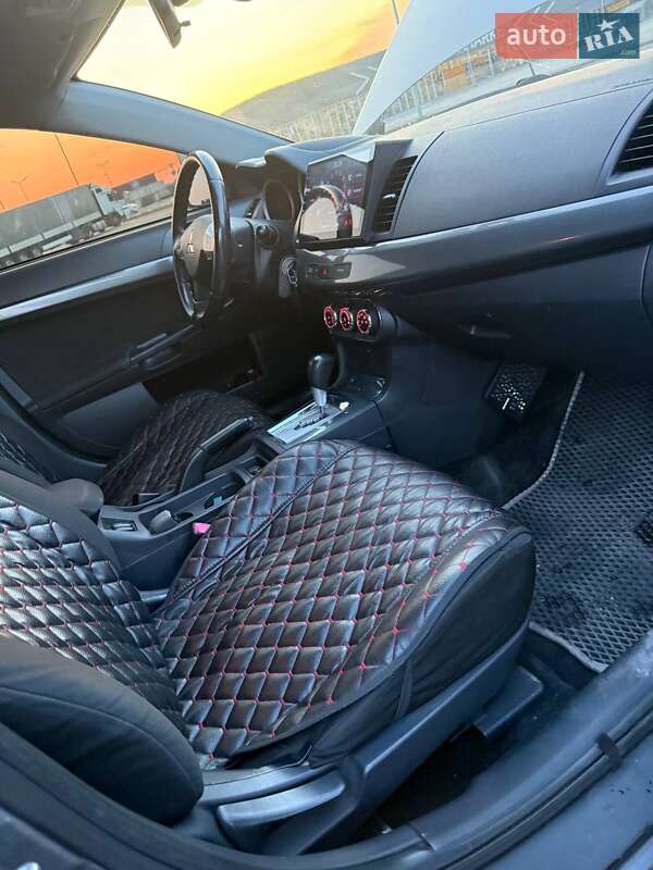 Седан Mitsubishi Lancer 2011 в Горишних Плавнях