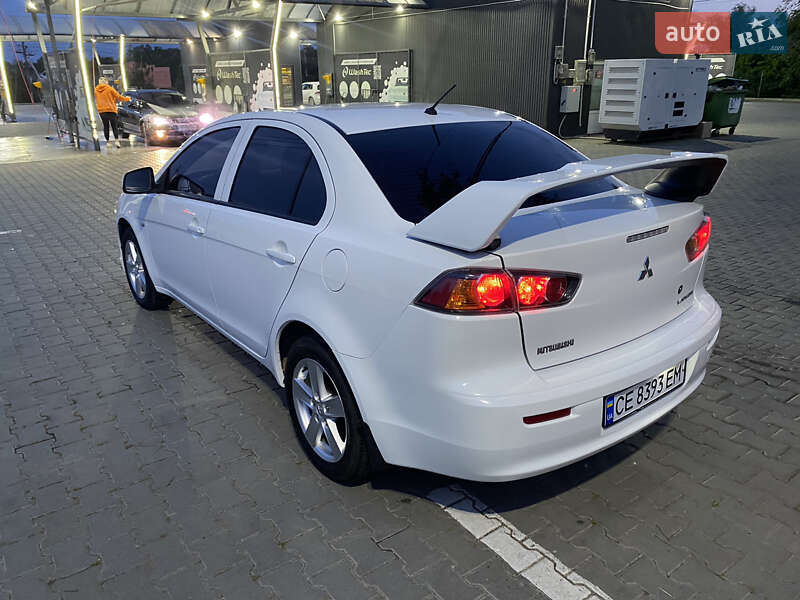 Седан Mitsubishi Lancer 2010 в Чернівцях