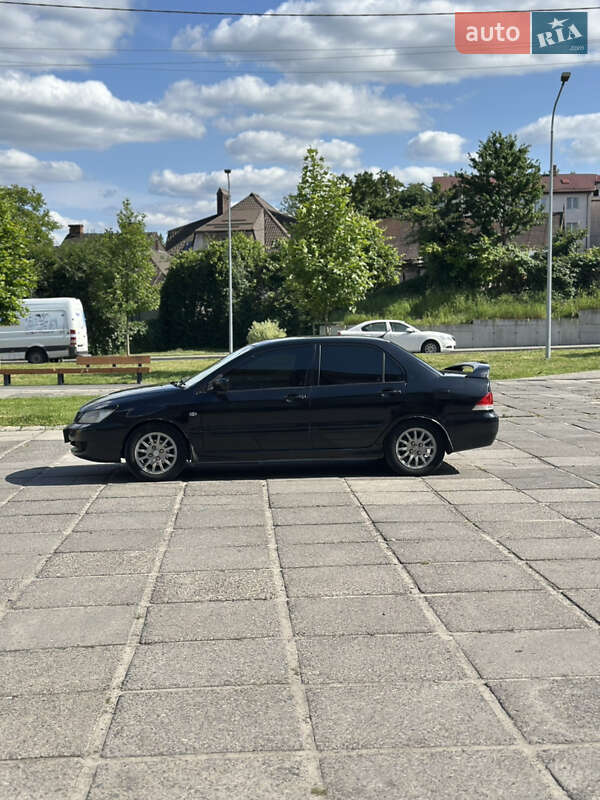 Седан Mitsubishi Lancer 2006 в Львове