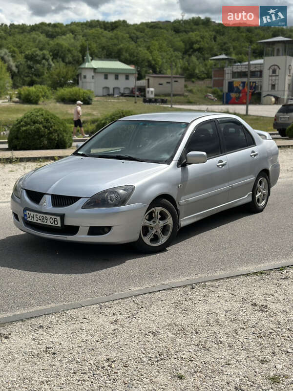 Седан Mitsubishi Lancer 2004 в 