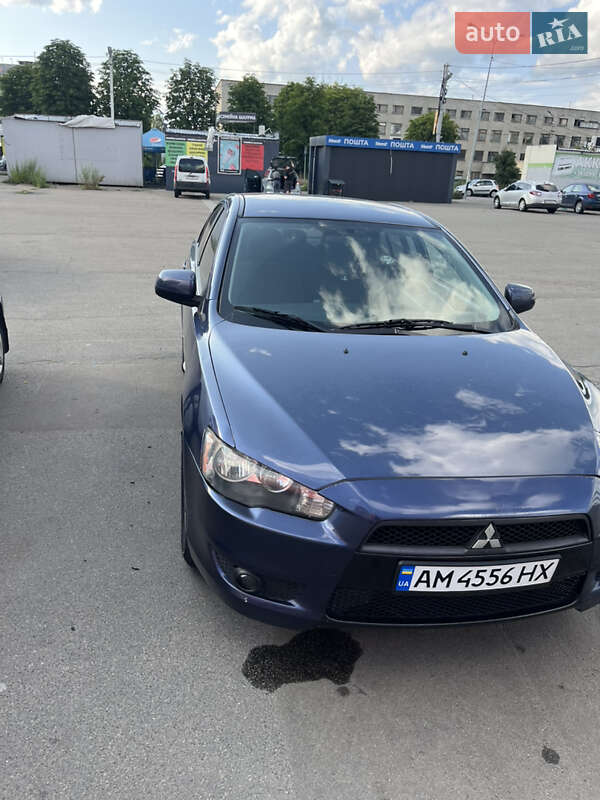 Седан Mitsubishi Lancer 2008 в Киеве