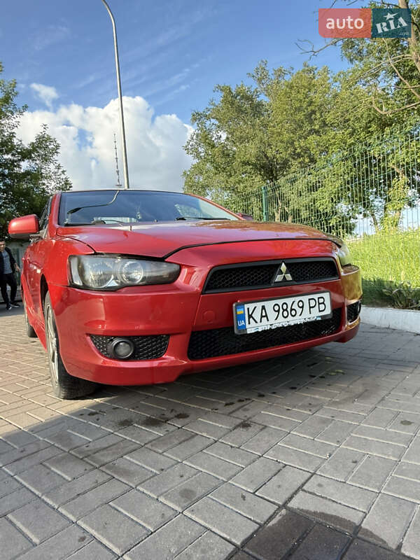 Седан Mitsubishi Lancer 2010 в Киеве
