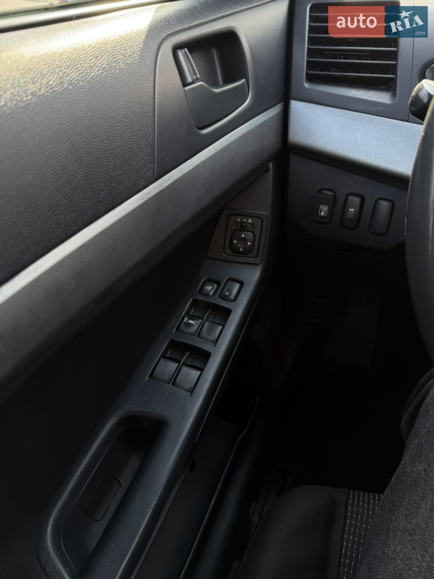 2010 Mitsubishi Lancer - мініатюра 15