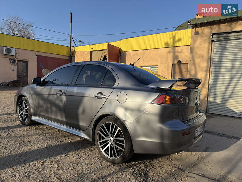Седан Mitsubishi Lancer 2017 в Николаеве