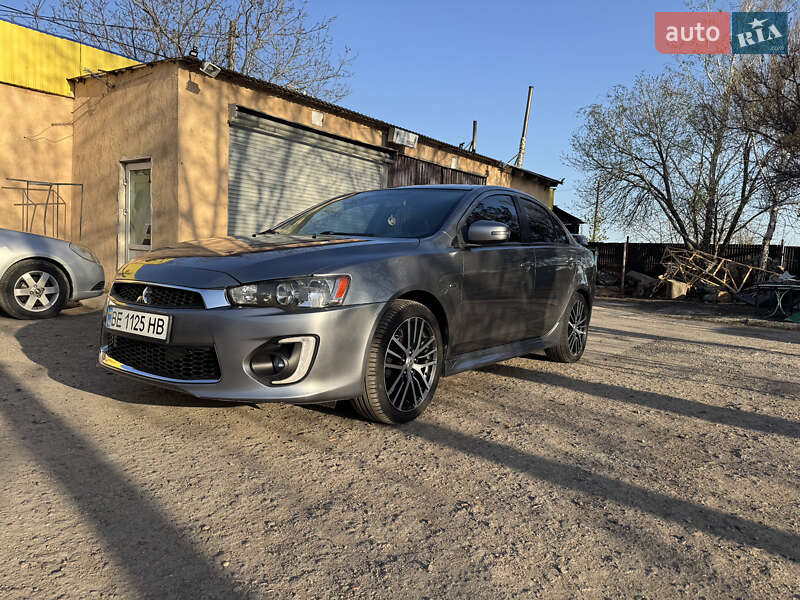 Седан Mitsubishi Lancer 2017 в Николаеве