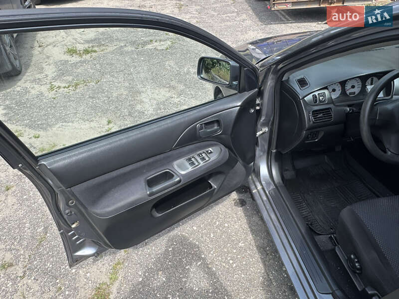 Седан Mitsubishi Lancer 2007 в Киеве