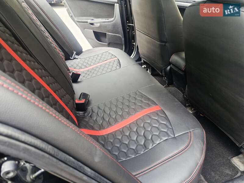 Седан Mitsubishi Lancer 2008 в Киеве