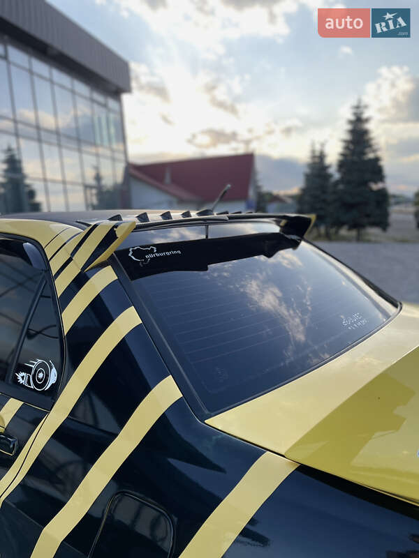 Седан Mitsubishi Lancer 2004 в Черновцах