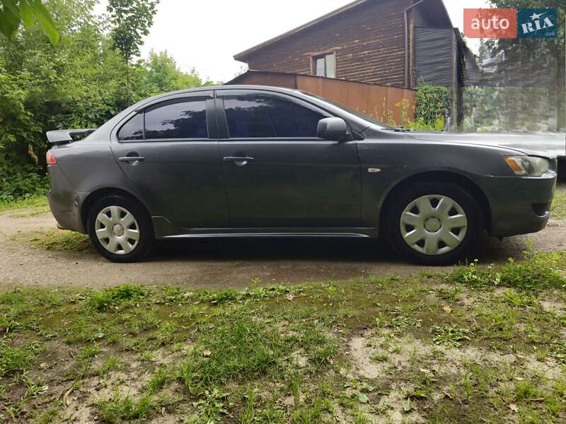 Седан Mitsubishi Lancer 2008 в Киеве