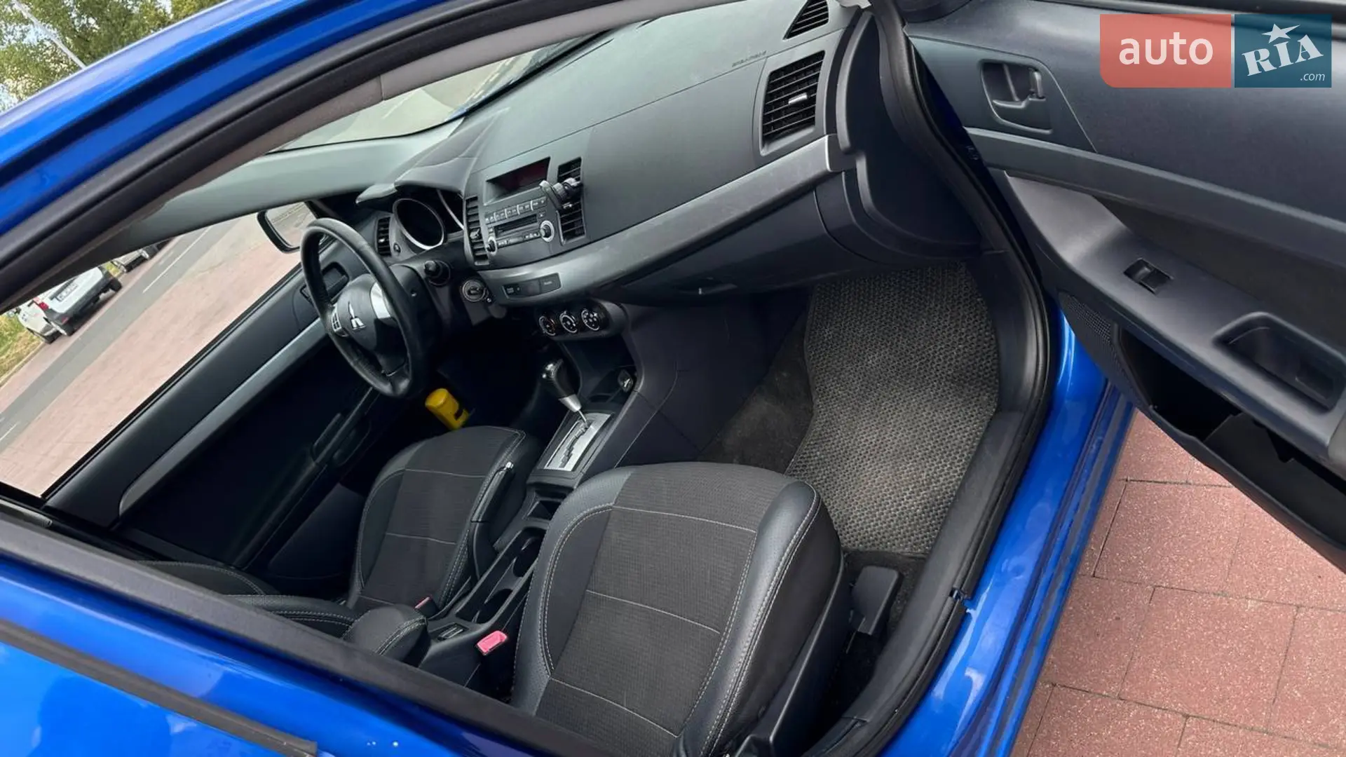 2011 Mitsubishi Lancer - мініатюра 19