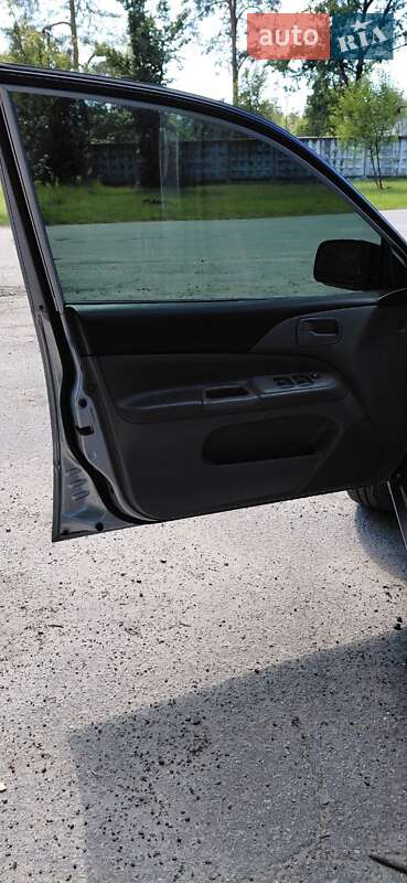 Седан Mitsubishi Lancer 2004 в Києві