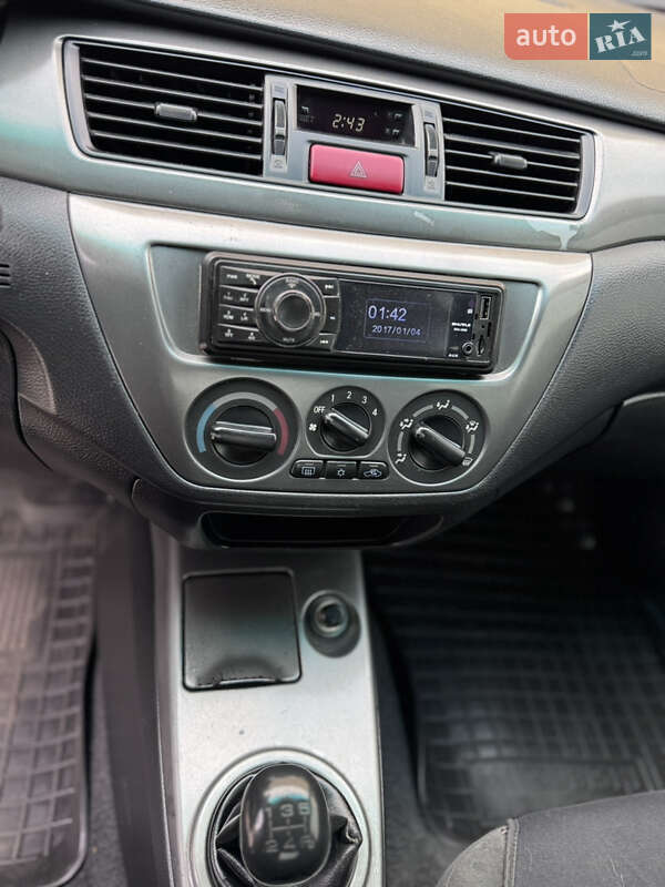 Седан Mitsubishi Lancer 2008 в Киеве