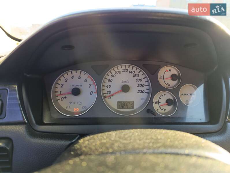 Седан Mitsubishi Lancer 2004 в Сокирянах