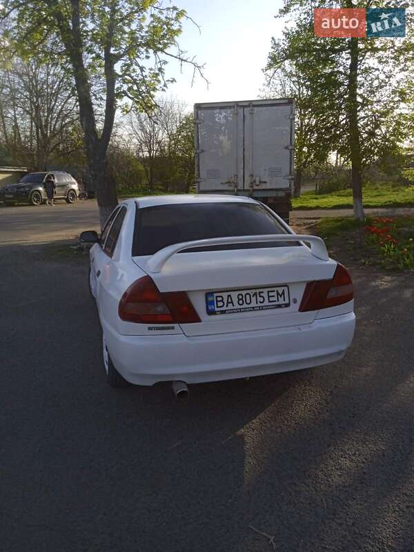 Седан Mitsubishi Lancer 1996 в Бершади фото 4 Седан Mitsubishi Lancer 1996 в Бершади