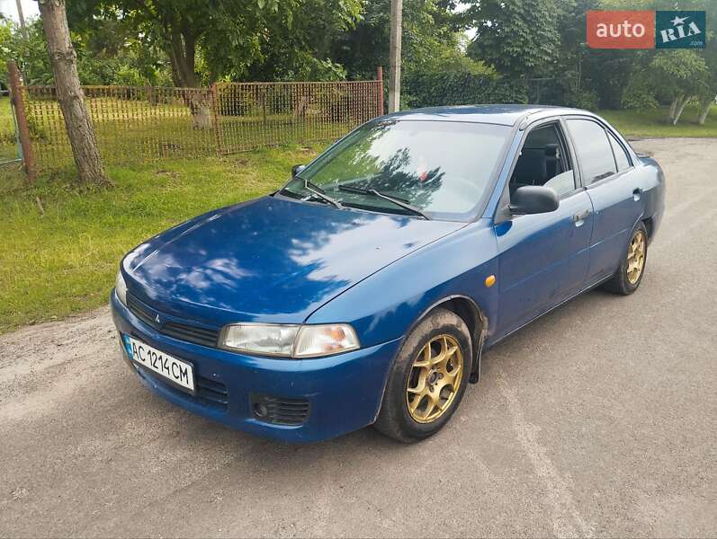Седан Mitsubishi Lancer 1996 в Луцке