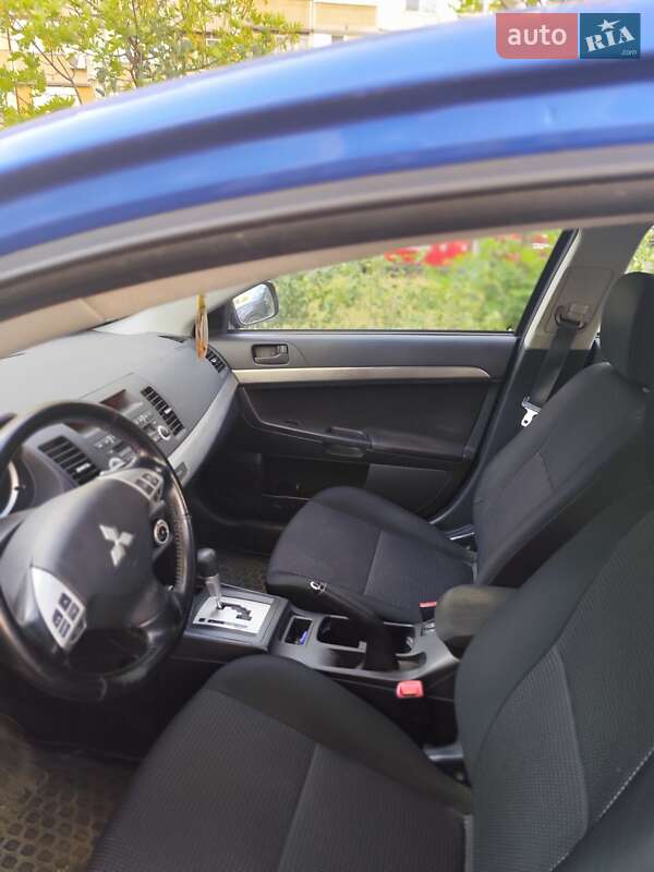 Хэтчбек Mitsubishi Lancer 2009 в Киеве