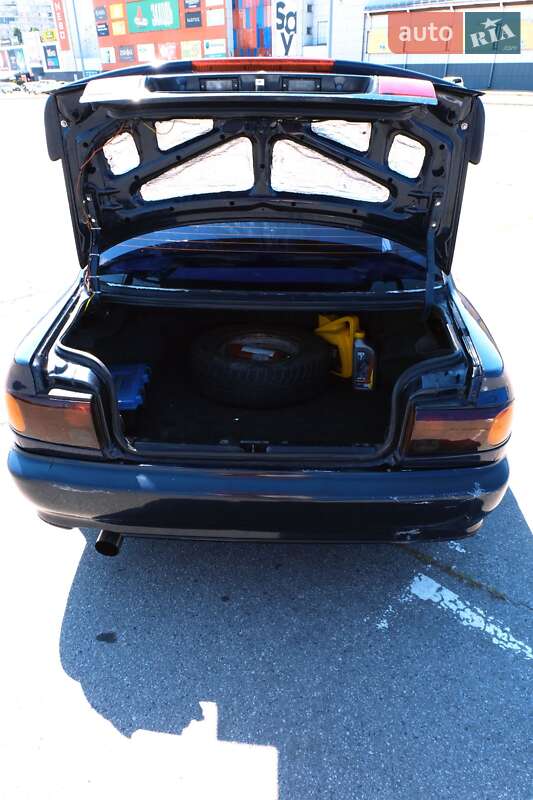 Седан Mitsubishi Lancer 1995 в Харькове